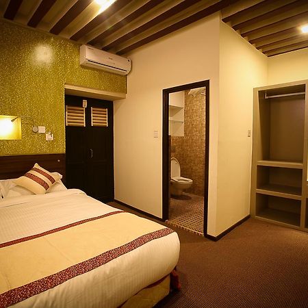 Hotel Heranya Kathmandu Bagian luar foto