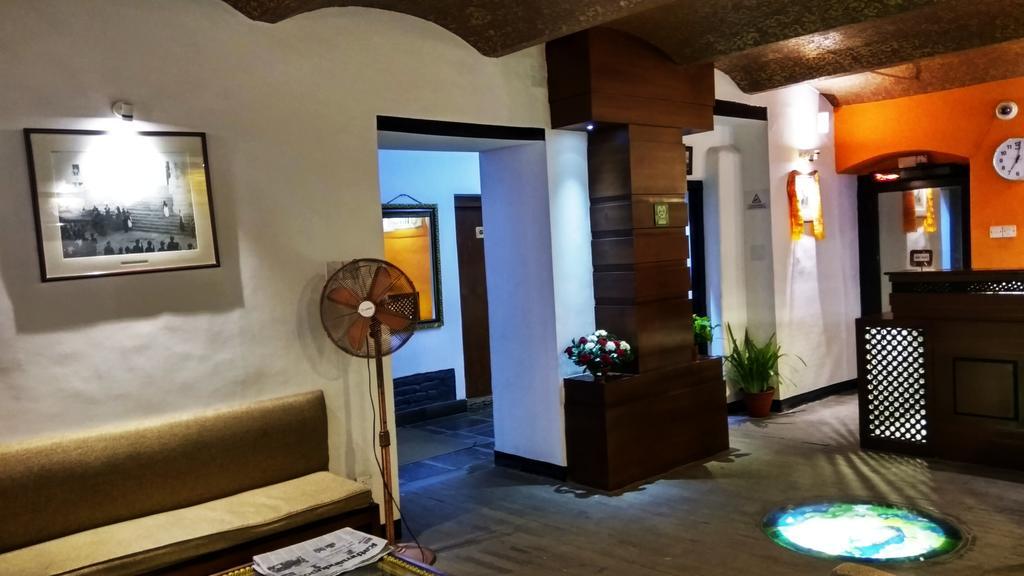 Hotel Heranya Kathmandu Bagian luar foto