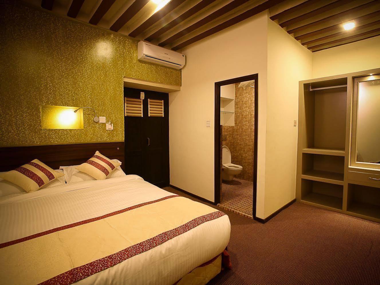 Hotel Heranya Kathmandu Bagian luar foto