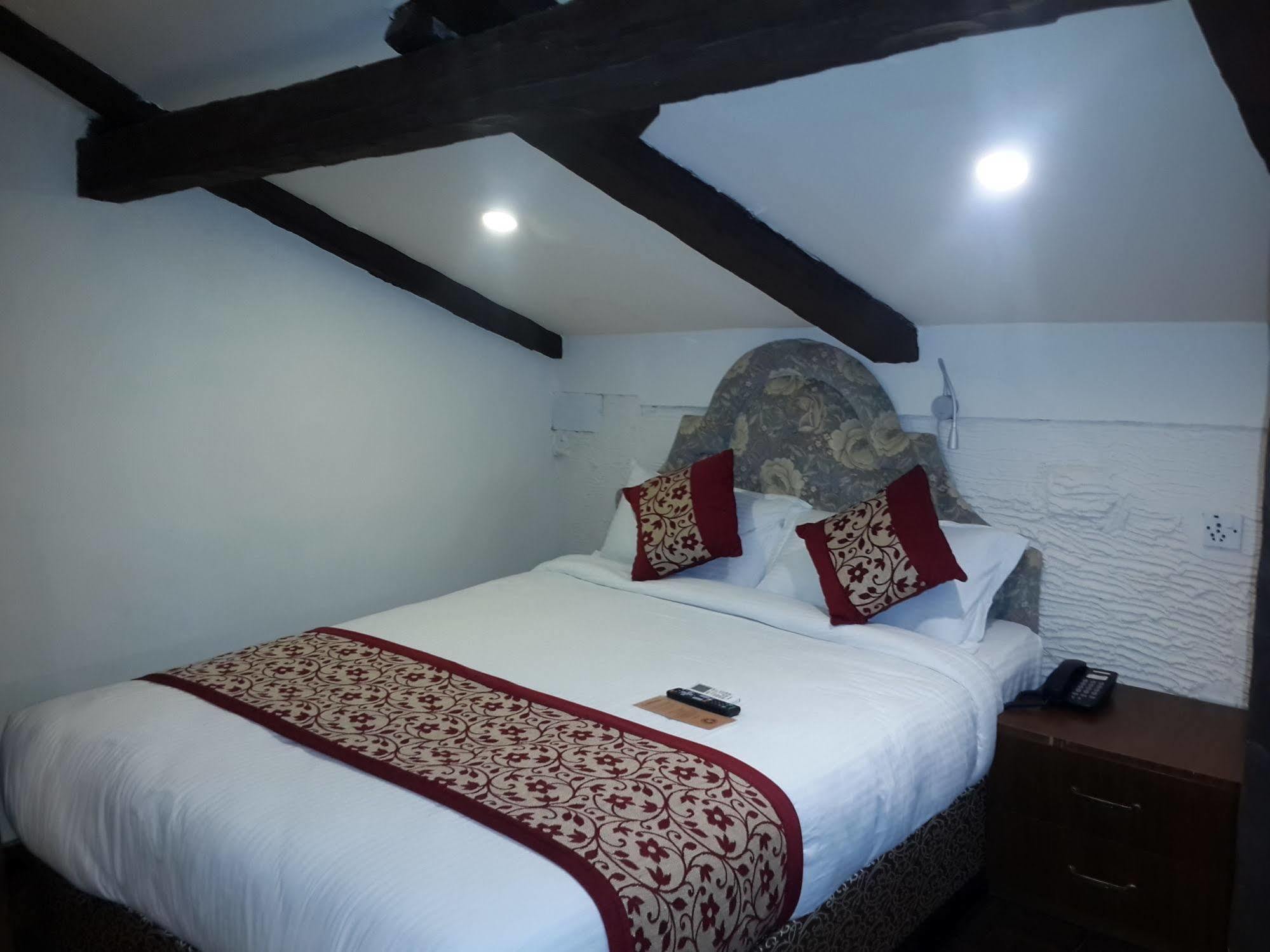Hotel Heranya Kathmandu Bagian luar foto